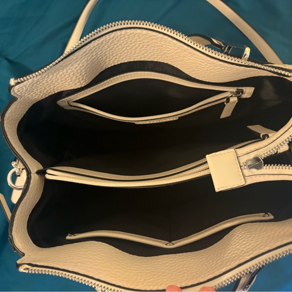 Calvin Klein cross body / satchel - Picture 4 of 4